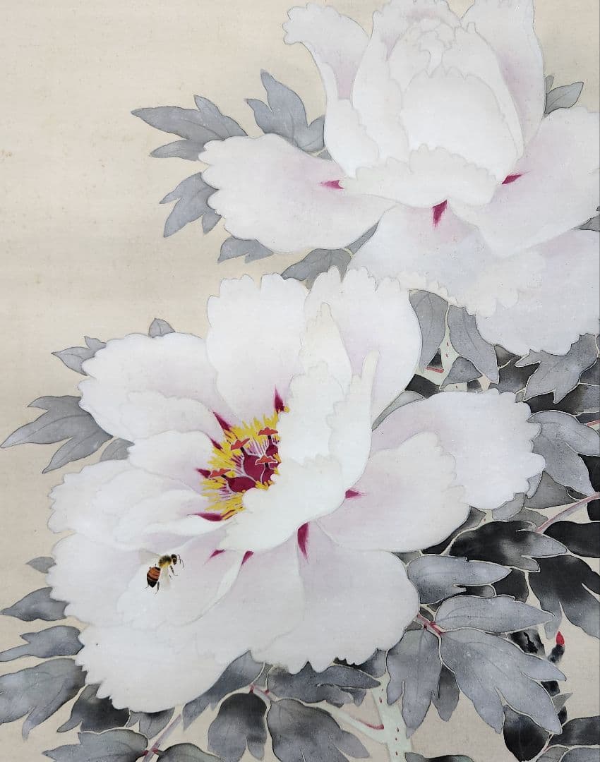 【富貴草図】戸田北遥 2607 牡丹に蜂 共箱　掛け軸　肉筆