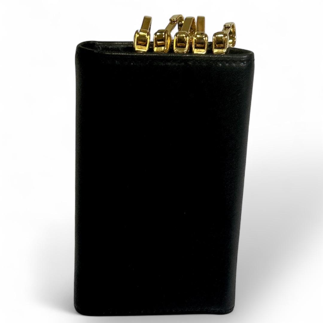 美品 ヴェルサーチ メデューサ 金具 ブラック キーケース　黒　鍵ケース