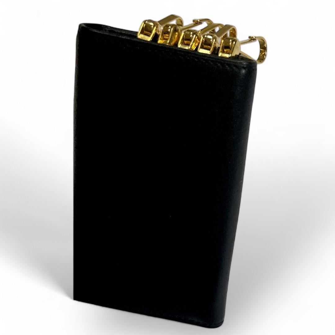 美品 ヴェルサーチ メデューサ 金具 ブラック キーケース　黒　鍵ケース