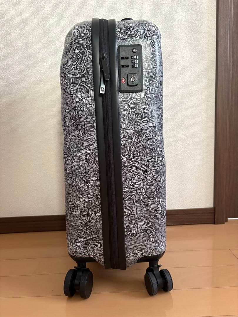 CRASH BAGGAGE クラッシュバゲージ　スーツケース Sサイズ
