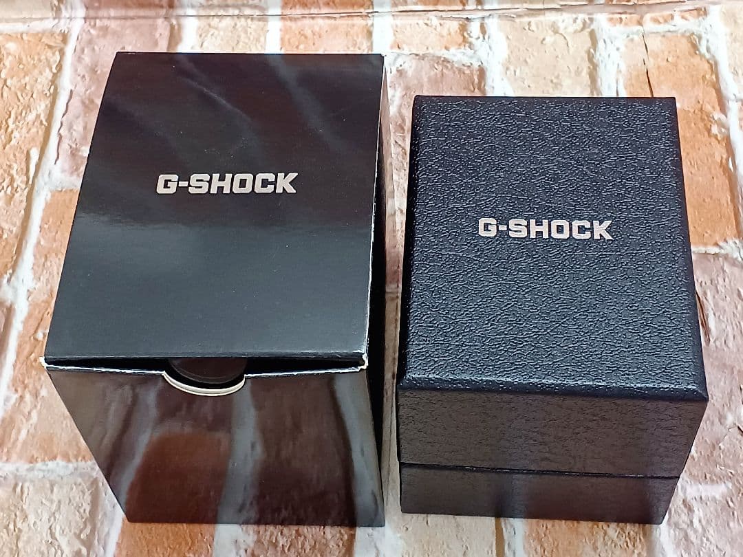 CASIO カシオ　G-SHOCK　GST-B100