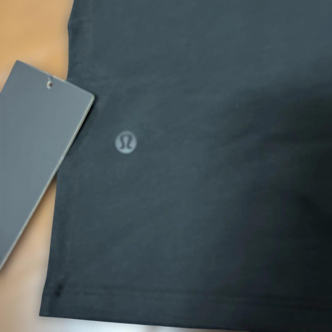 新品　ハワイ限定　ルルレモン　lulu lemon Tシャツ　M