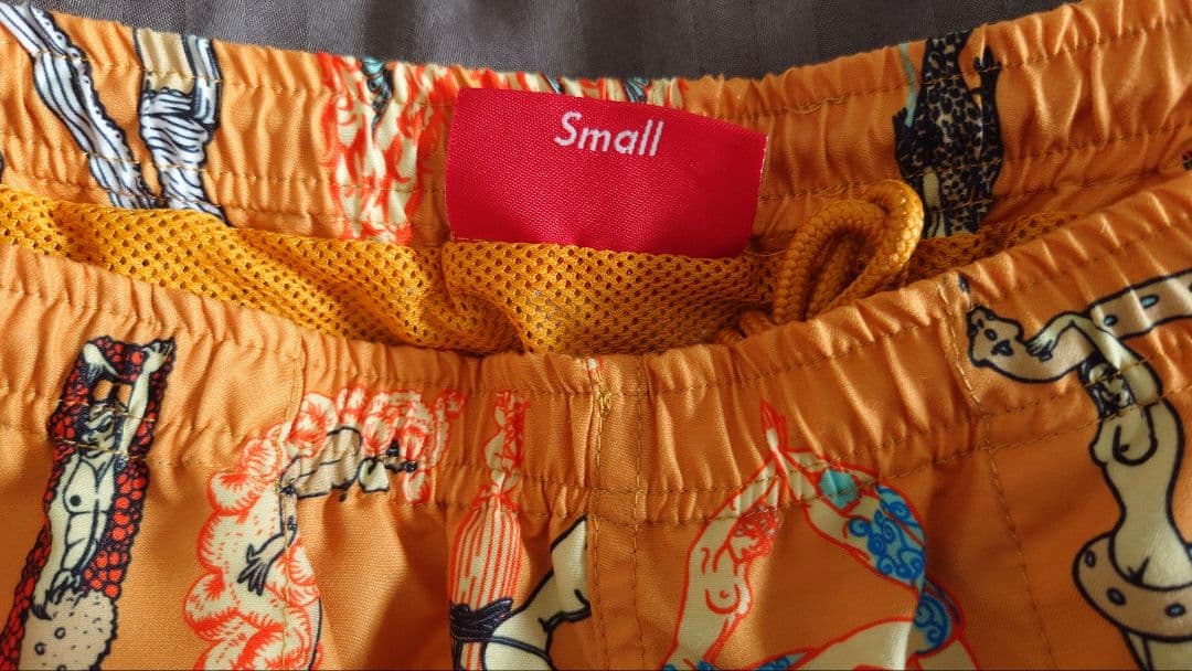 us supreme Alphabet water short　Sサイズ