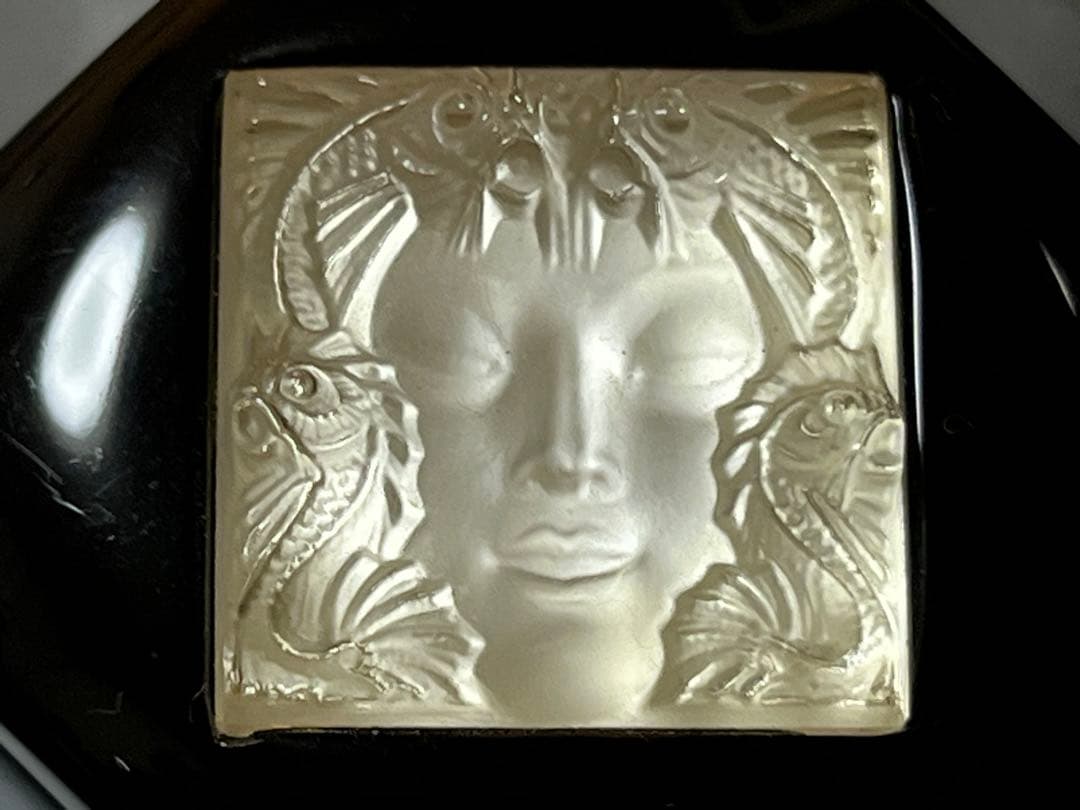 美品　ラリック　ブローチ　アレトゥーズ　女神　クリスタル　箱無し