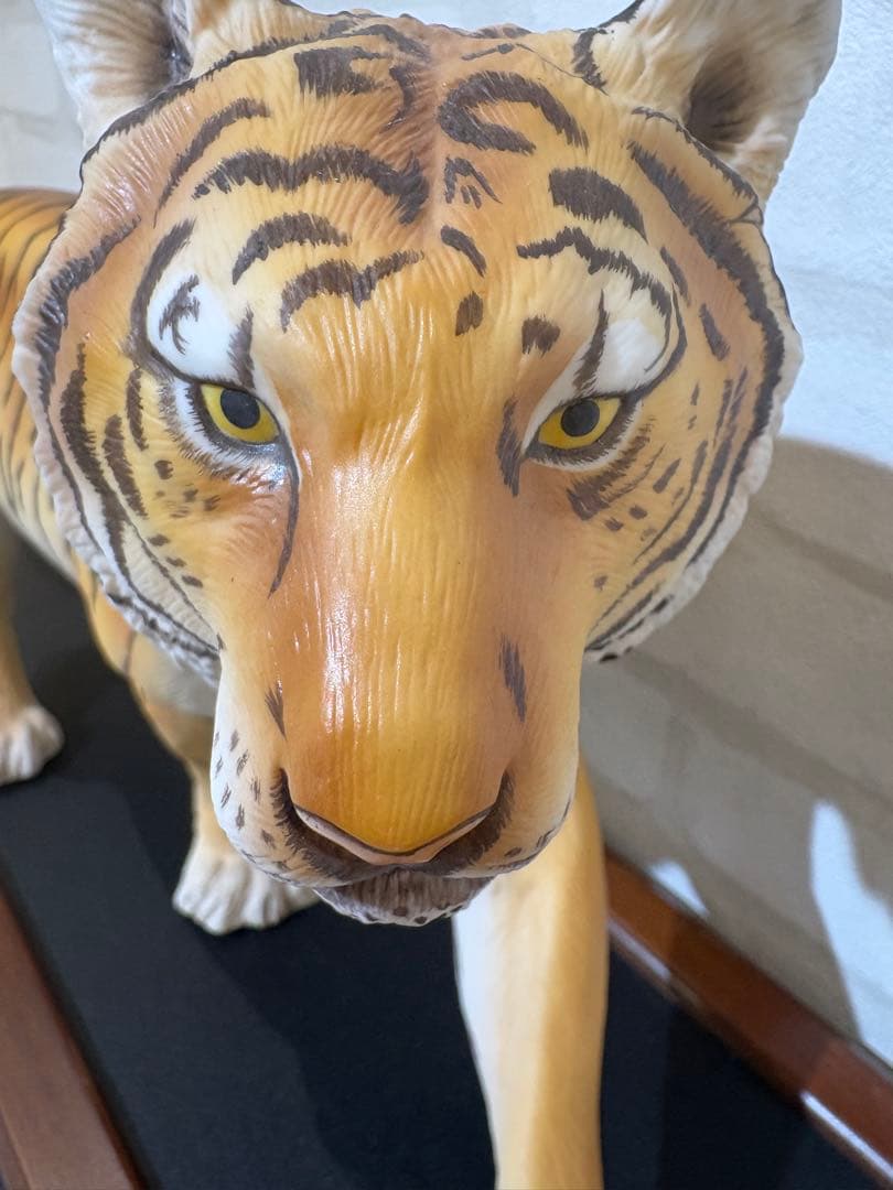 ベンガルトラ　トラの彫刻 フランクリン　ミント　台付