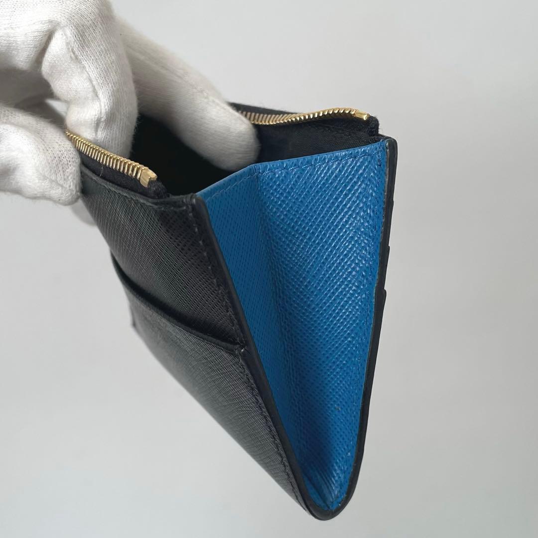 【極美品】プラダ 小銭入れ トライアングル ロゴチャーム サフィアーノレザー