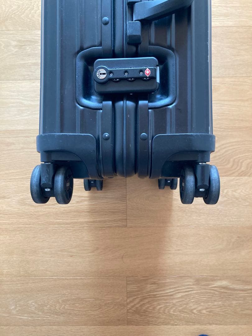 【わたる】リモワ トパーズ ステルス キャビン マルチホイール 34L