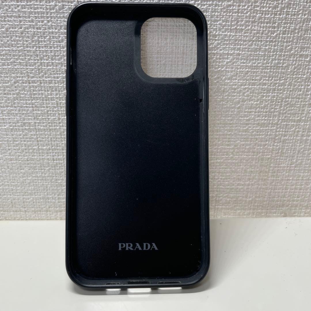 PRADA iPhoneケース　iPhone12で使用