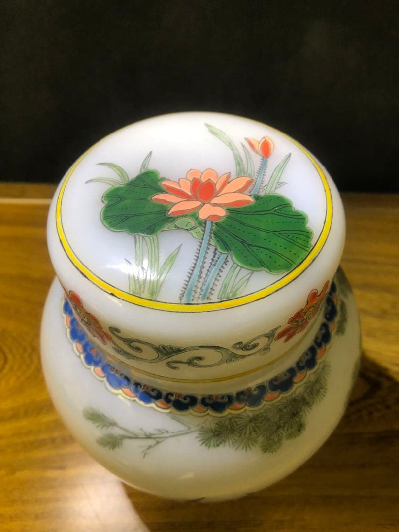 中国有名ブランド　古月軒の、 乾隆ガラス蓋物