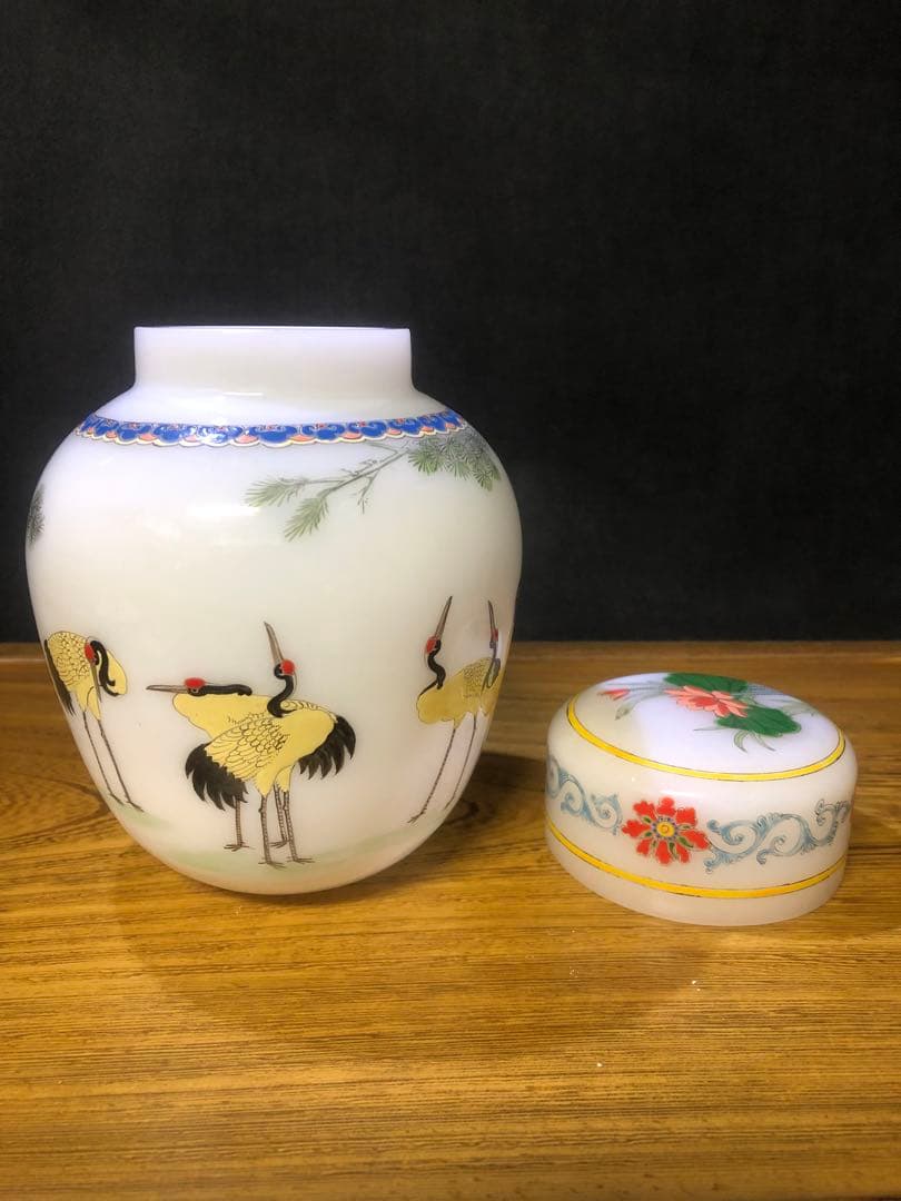 中国有名ブランド　古月軒の、 乾隆ガラス蓋物