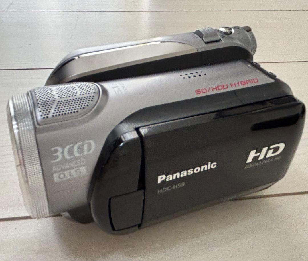 美品　Panasonic デジタルフルハイビジョンビデオカメラ HDC-HS9