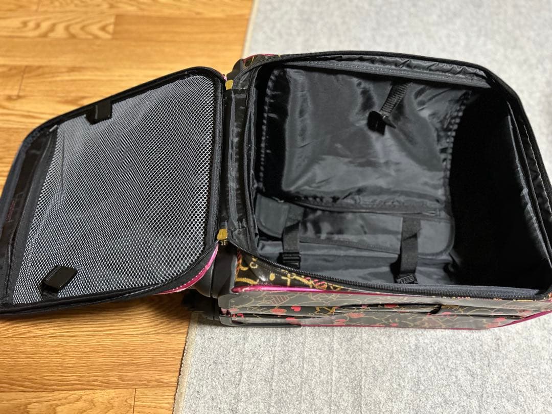 Hello Kitty キャリーケース 中型