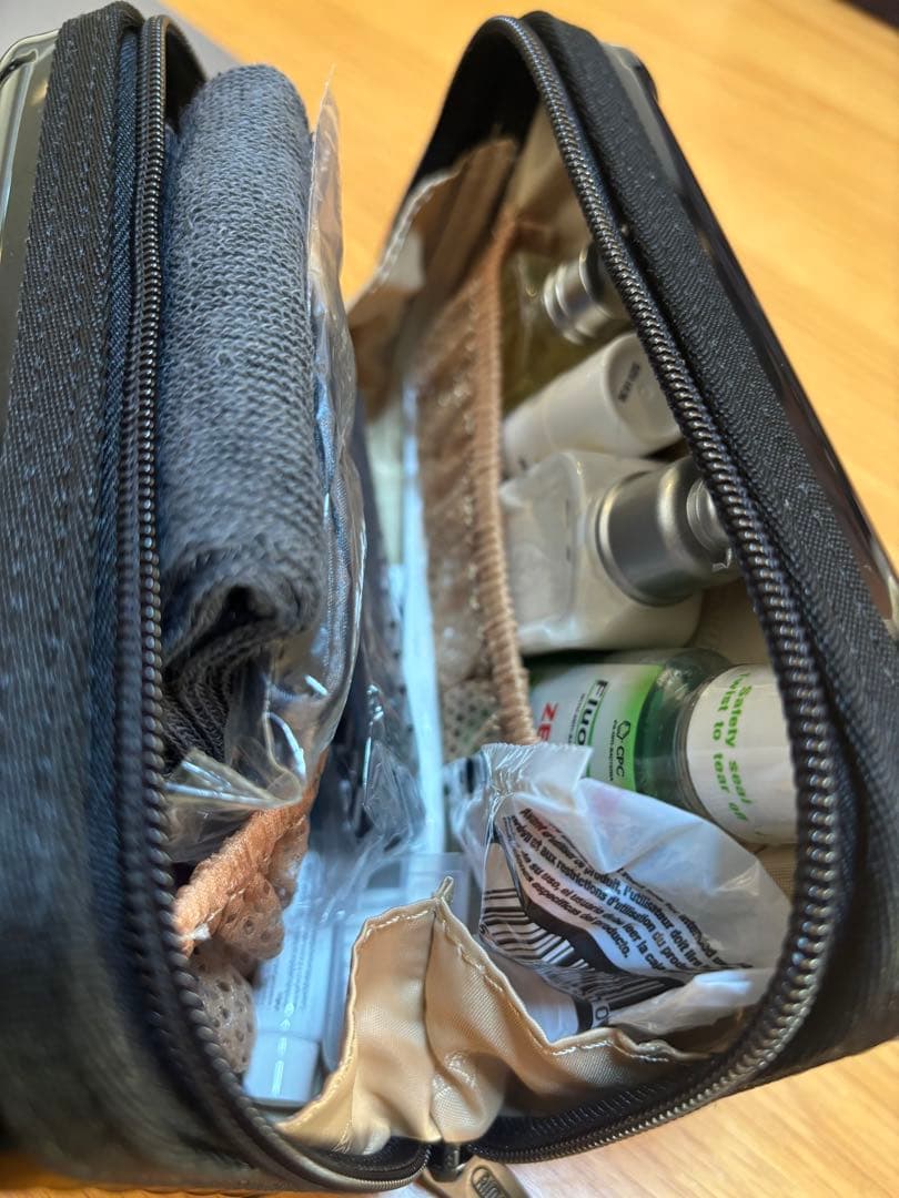 変更！RIMOWA キャリーケース 黒 ポーチ　新品未使用　ファーストクラス