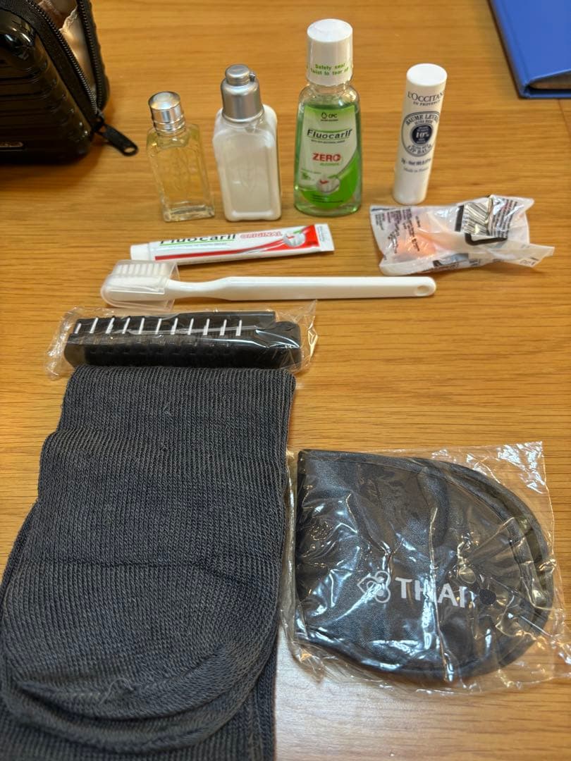 変更！RIMOWA キャリーケース 黒 ポーチ　新品未使用　ファーストクラス