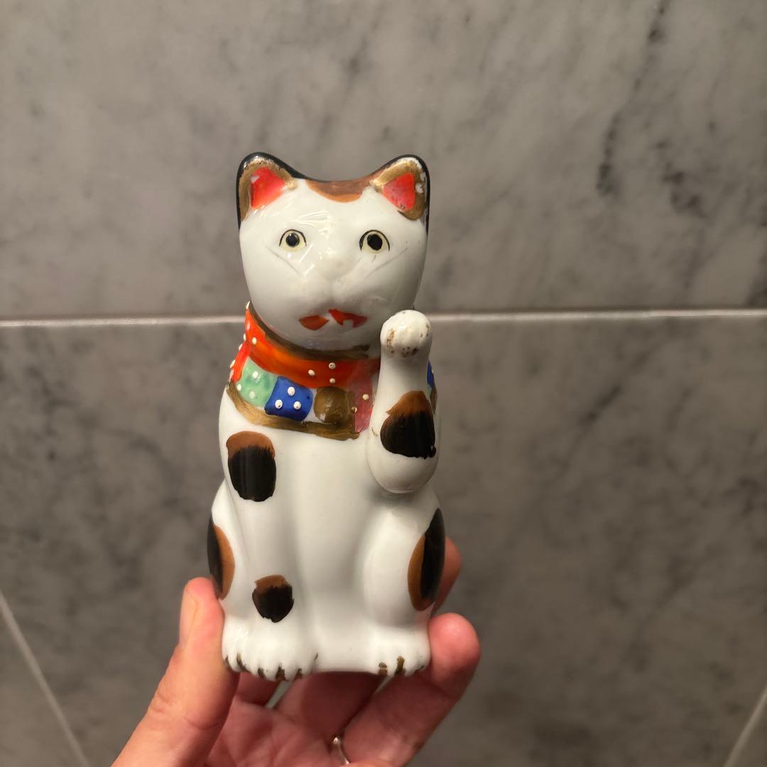 江戸時代後期　神秘的な瞳でとても雰囲気のあるお金や良き人を招く招き猫