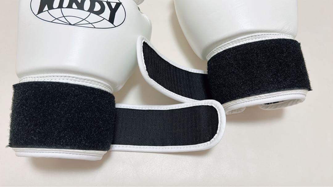 【美品】WINDY（ウィンディ）ボクシンググローブ 8oz／本革・ホワイト