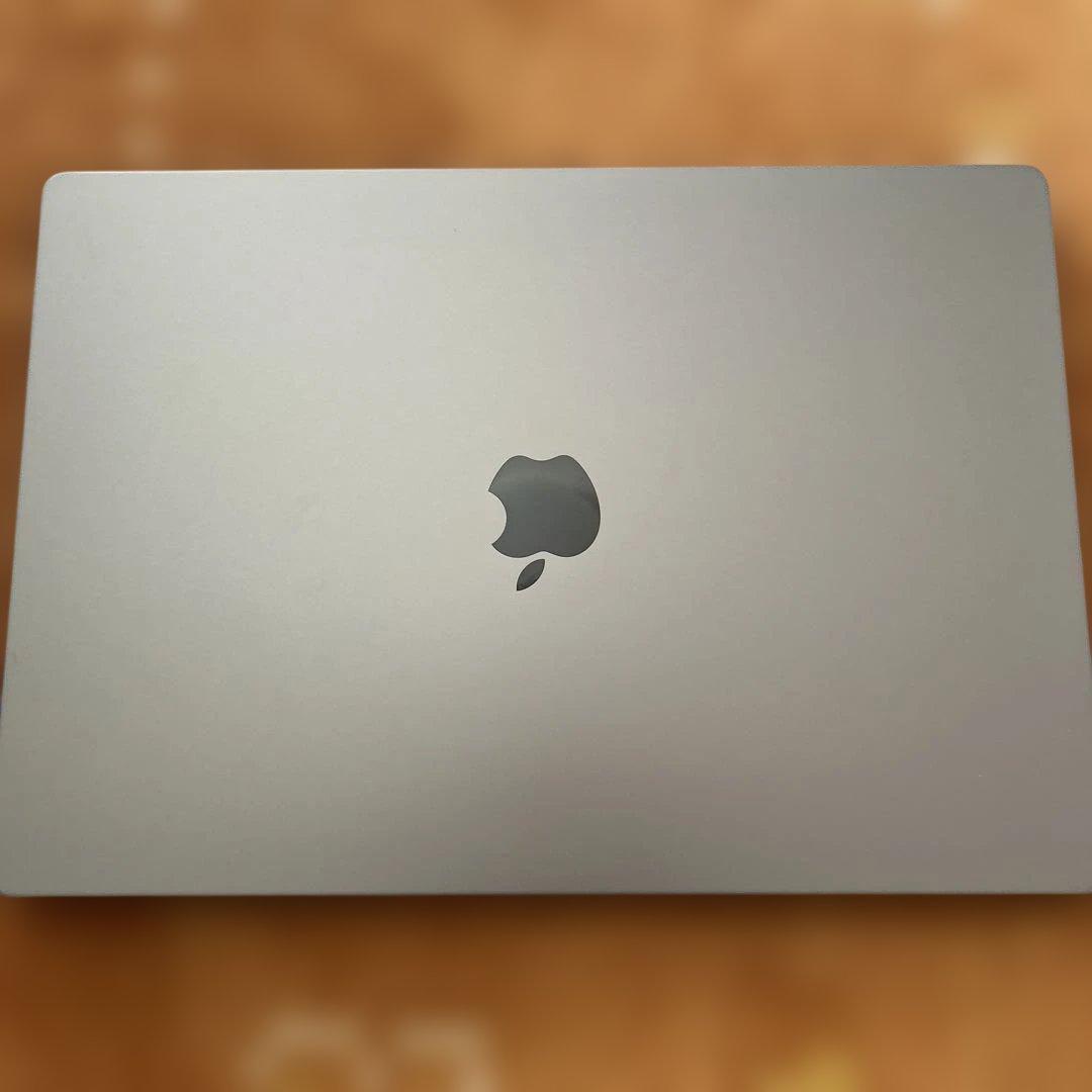 極美MacBookPro 16インチ M1 32/500GB 16コア充放電3回