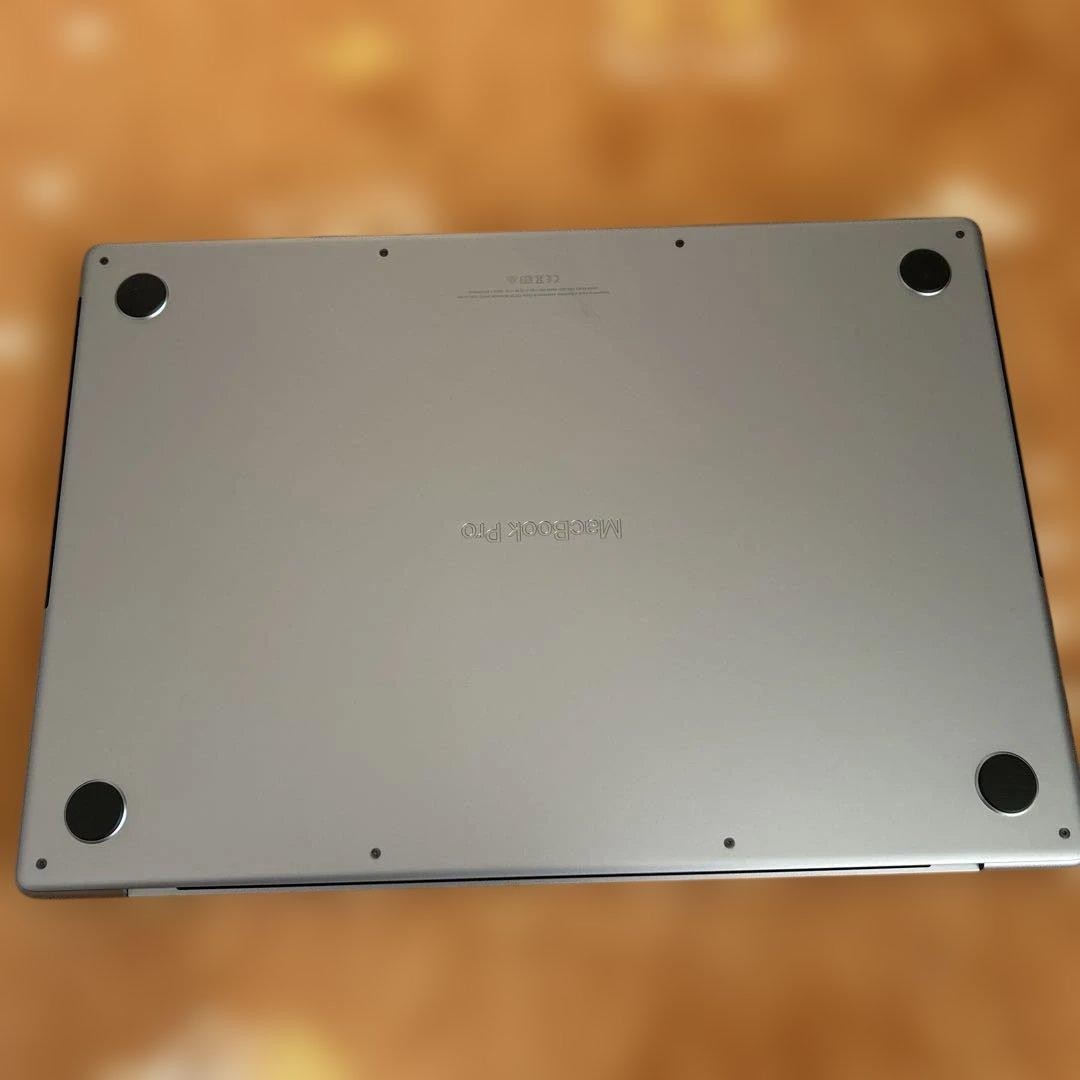 極美MacBookPro 16インチ M1 32/500GB 16コア充放電3回