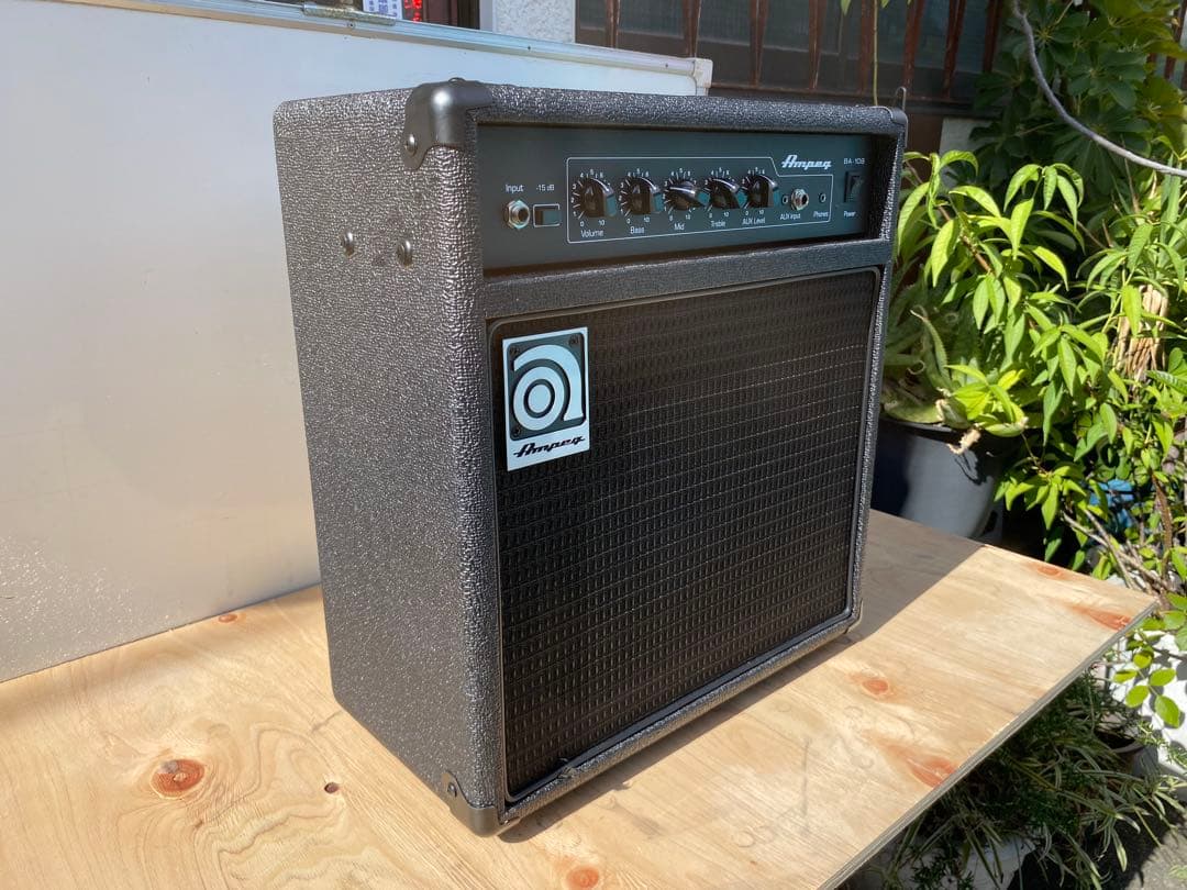 ampeg ba-108v2 ベースアンプ　美品　中古品