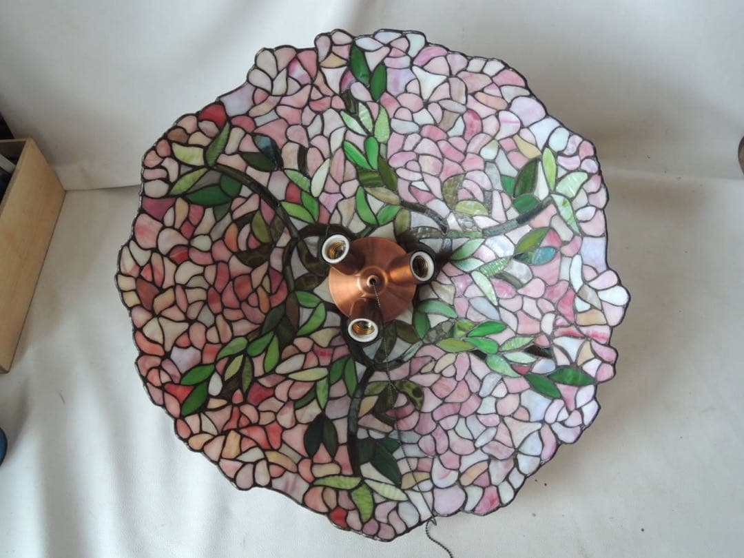 ステンドグラス ペンダントライト ピンク系 草花 サクラ模様 特大サイズ53cm