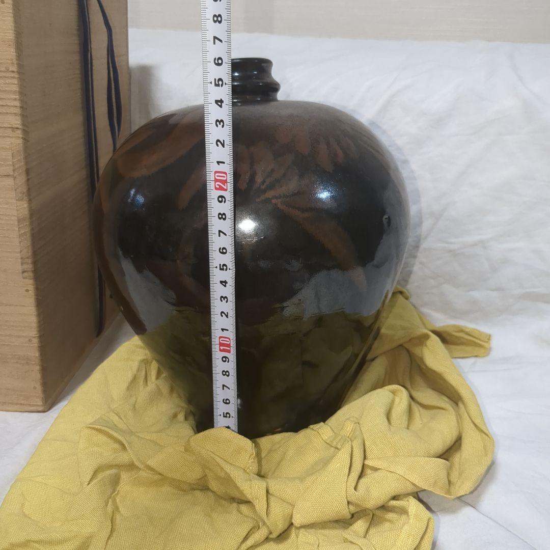 詳細不明　専用木箱付き　花瓶　高さ26cm 陶磁器