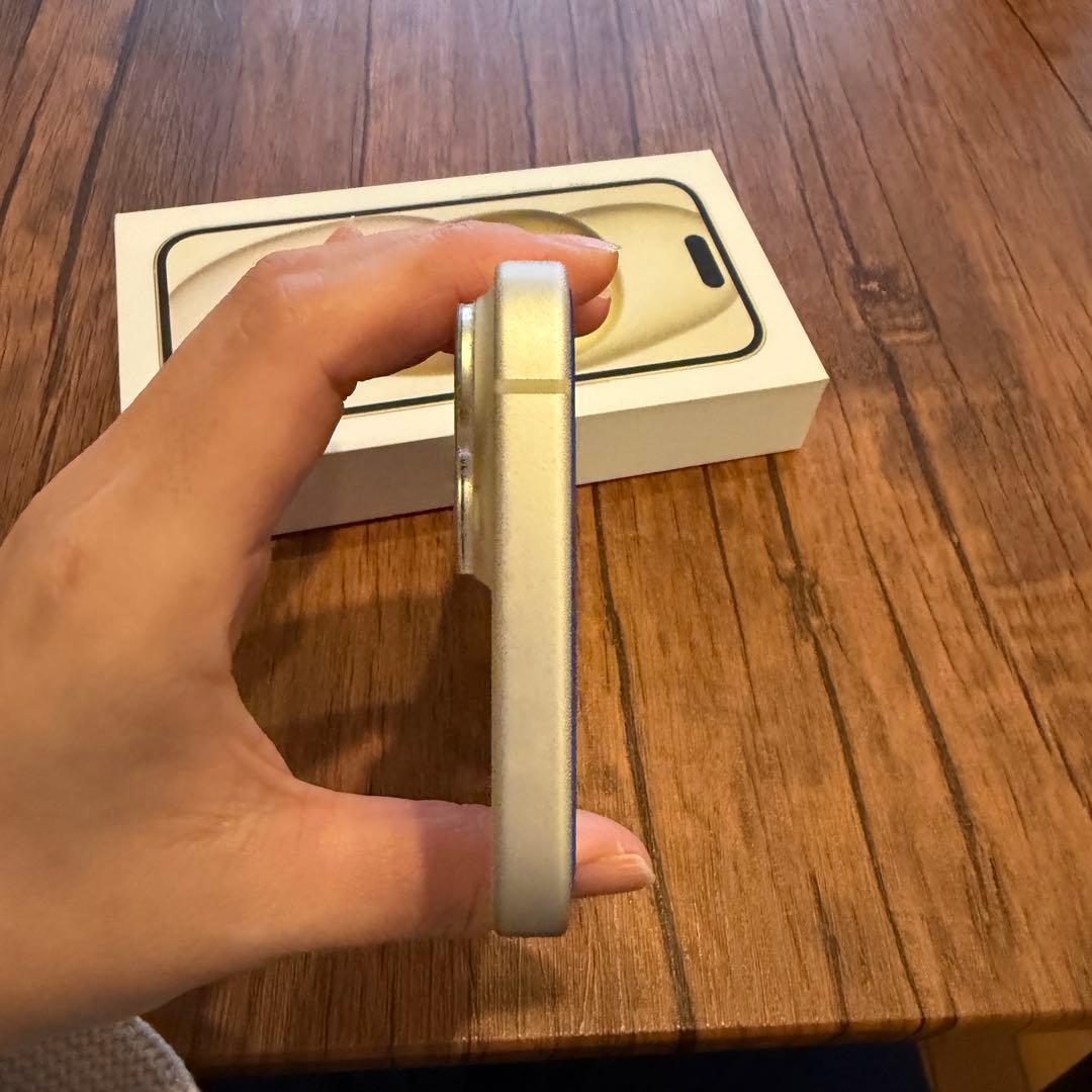 美品⭐️SIMフリー iPhone15 イエロー 128GB バッテリー残量92%