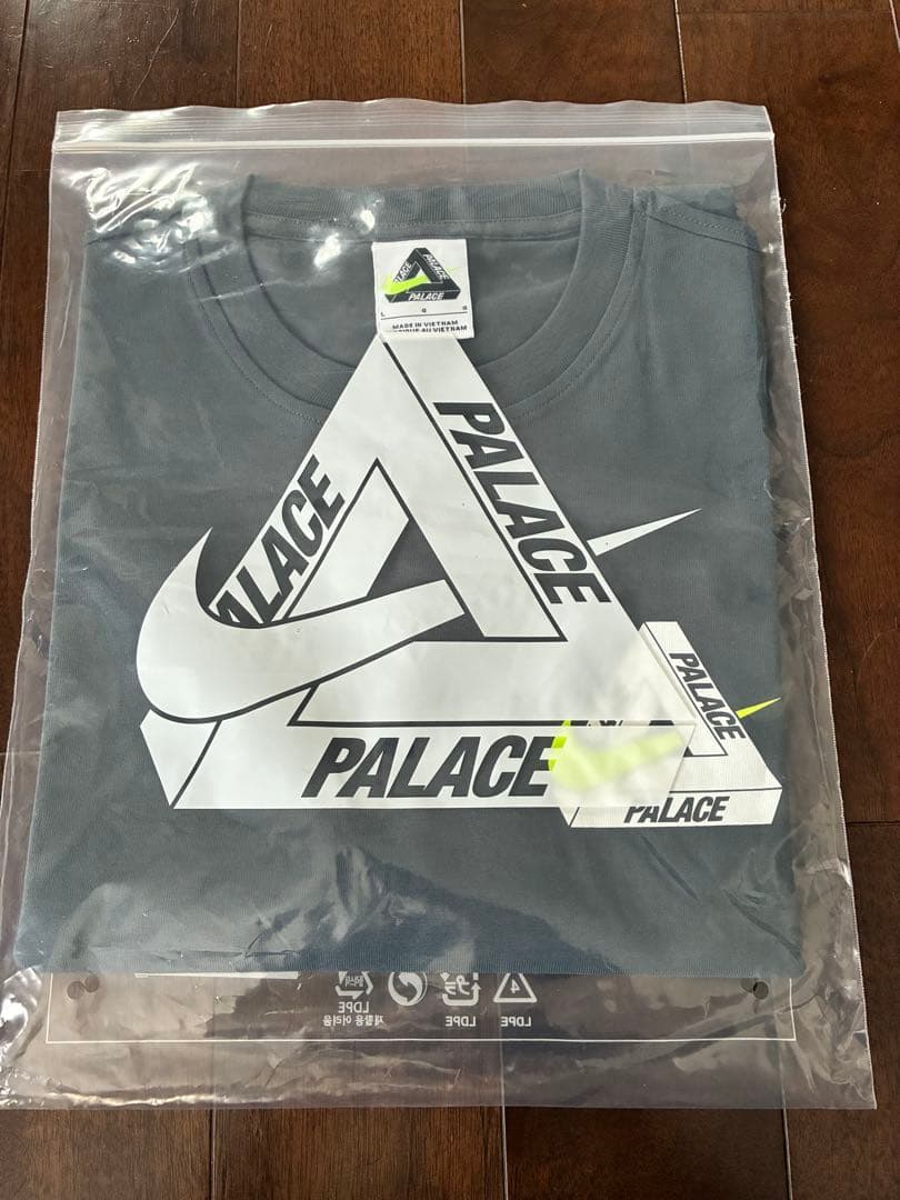 トップス PALACExNike Tri Swoosh T-Shirt Charcoal