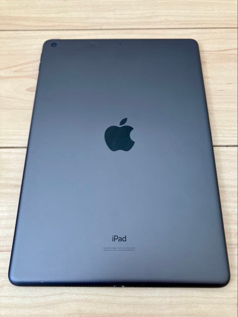 【良品】iPad 第８世代 32GB スペースグレイ