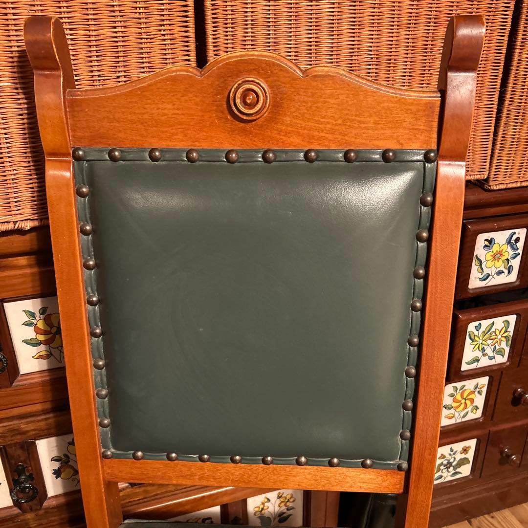 アンティーク調の椅子5脚