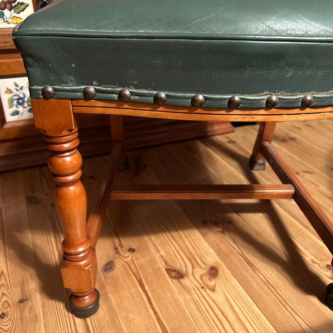 アンティーク調の椅子5脚