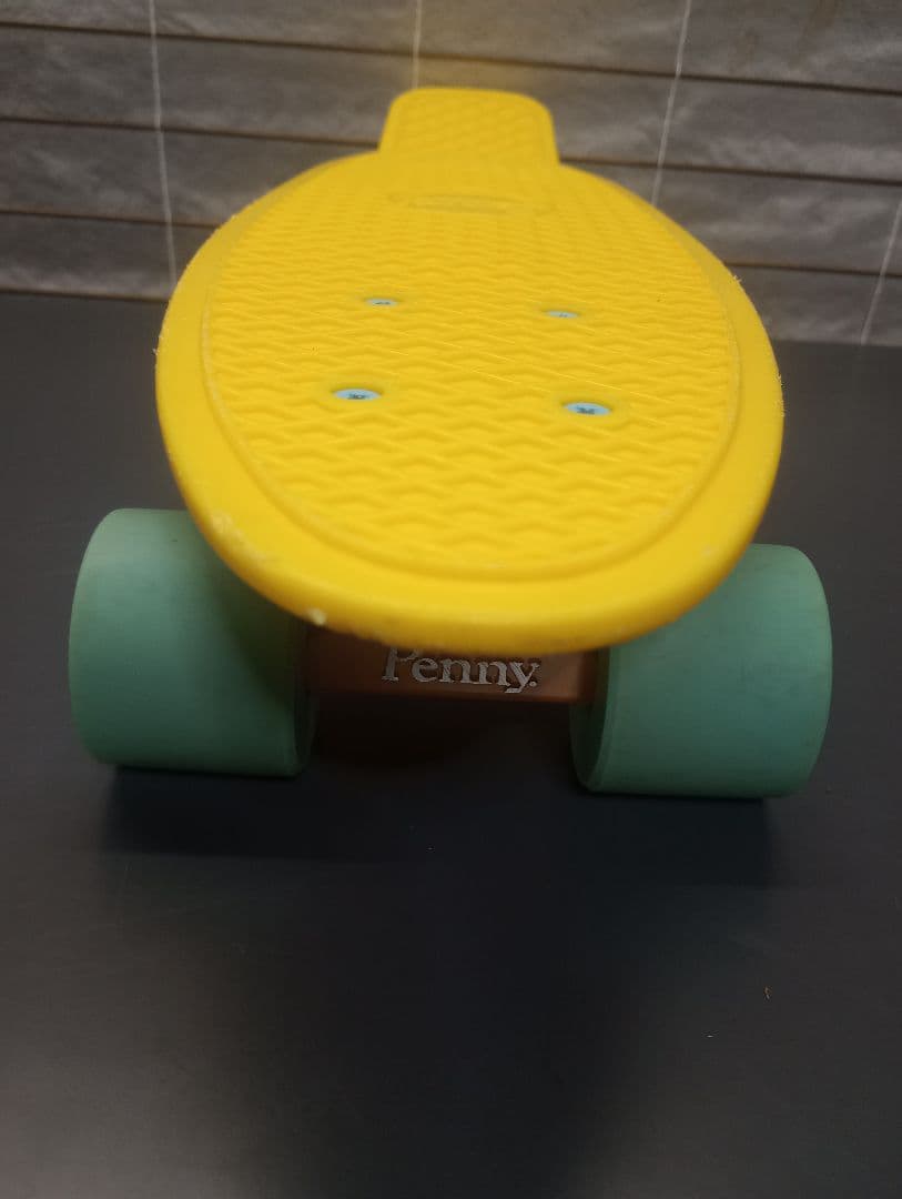 PENNY　イエロー　スケートボード　２２インチ　中古