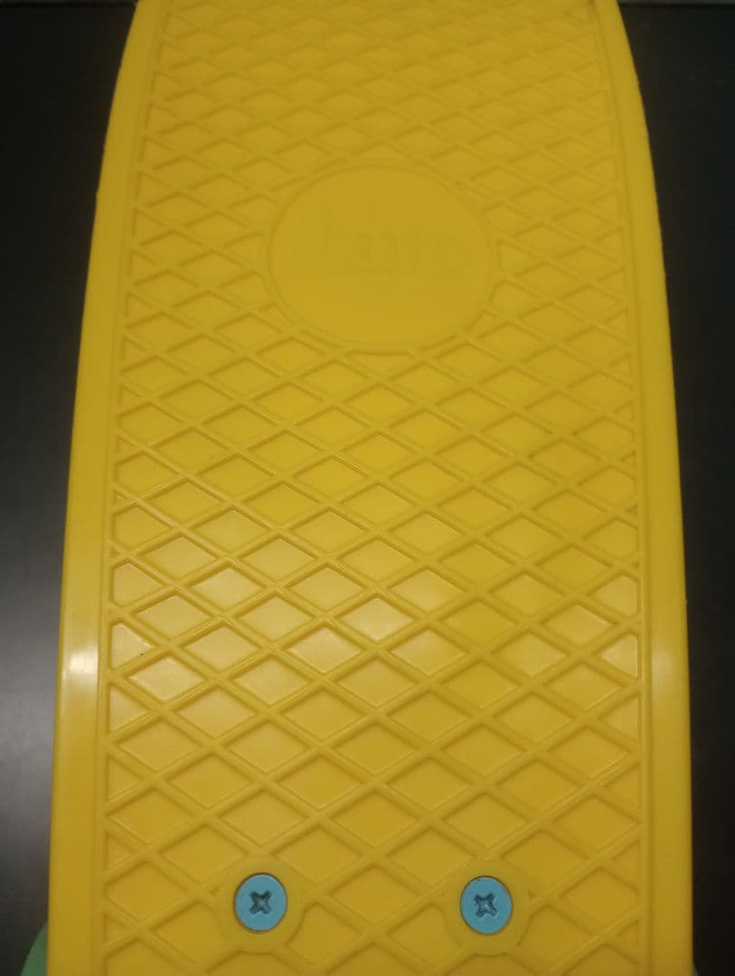 PENNY　イエロー　スケートボード　２２インチ　中古