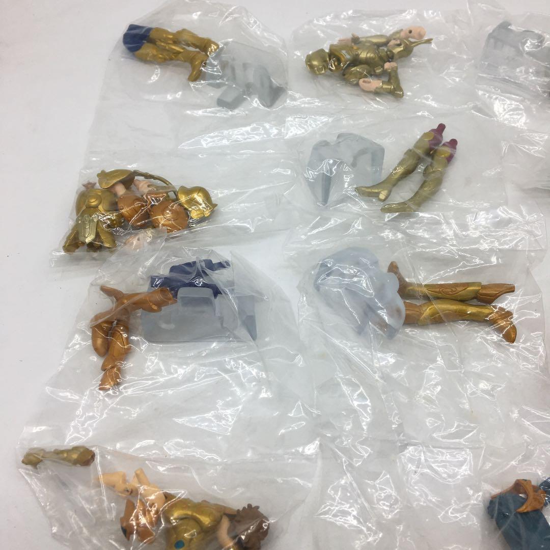 聖闘士星矢　集いし、黄金聖闘士編　ガチャガチャ　フィギュア