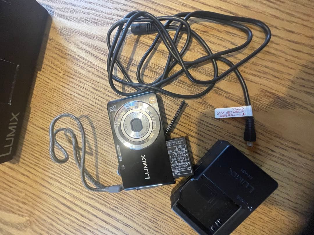 Panasonic FHS LUMIXデジタルカメラ　ブラック