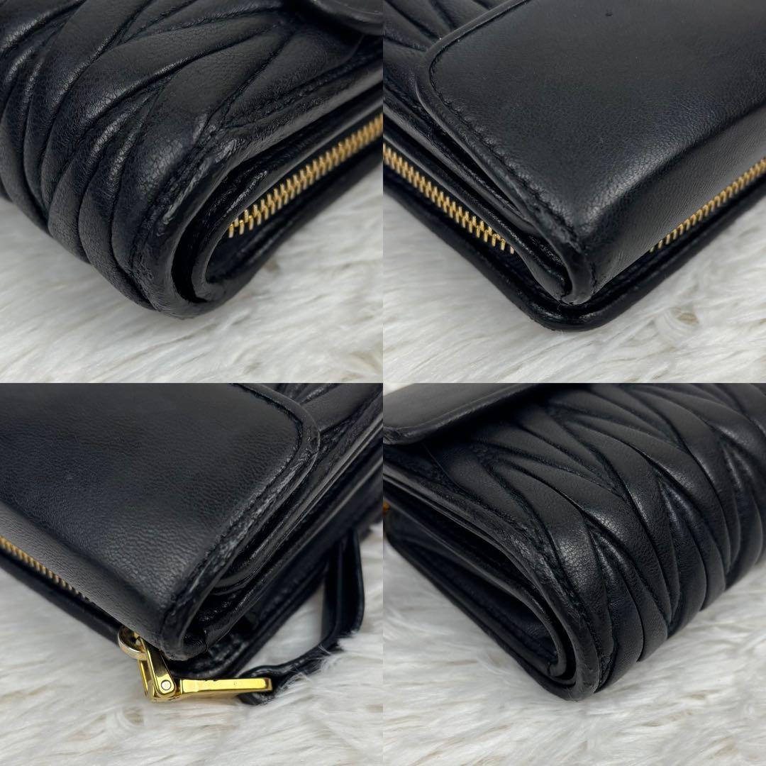 ミュウミュウ　マテラッセ　L字ファスナー　コンパクトウォレット　ブラック　金ロゴ