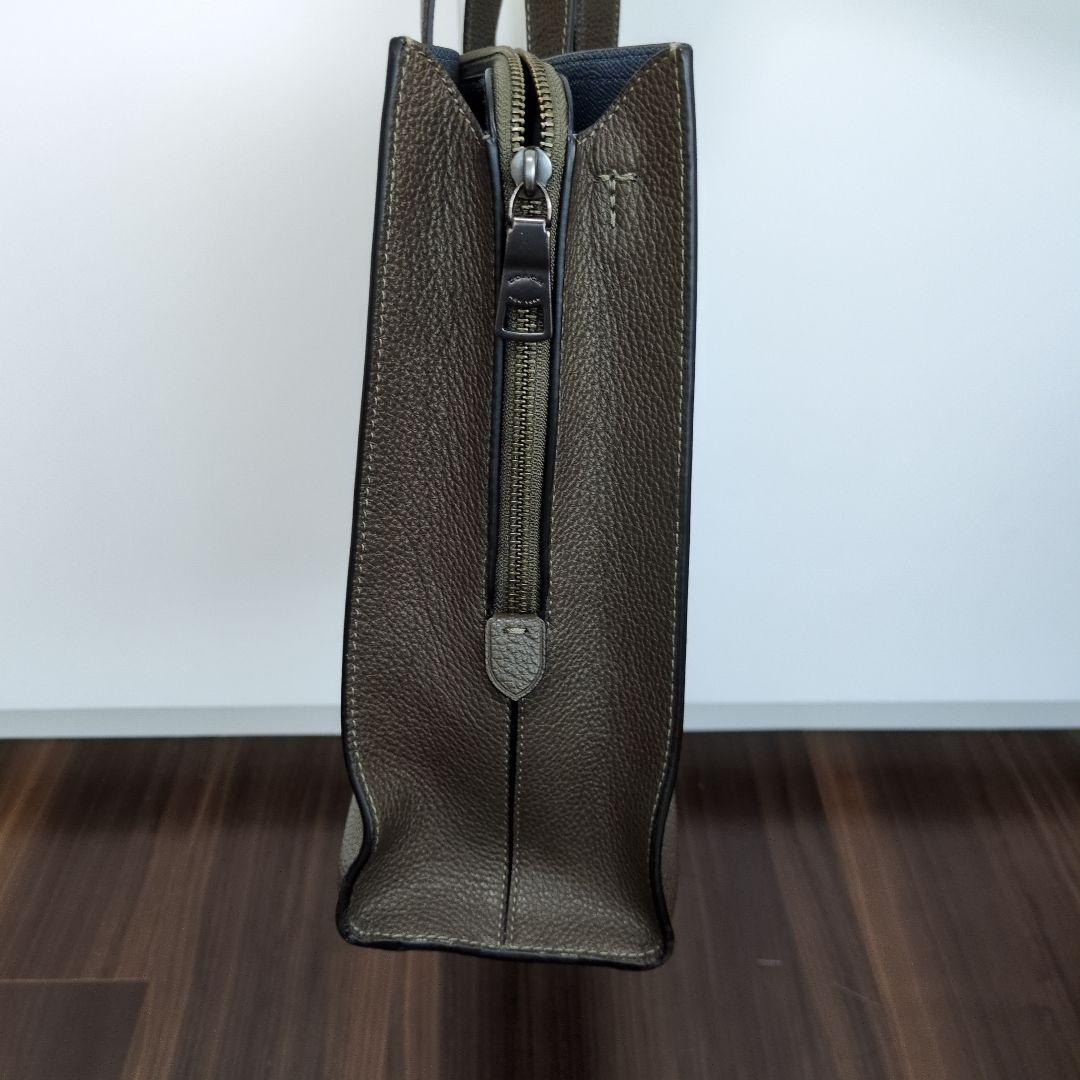 COACH カーキ レザートートバッグ