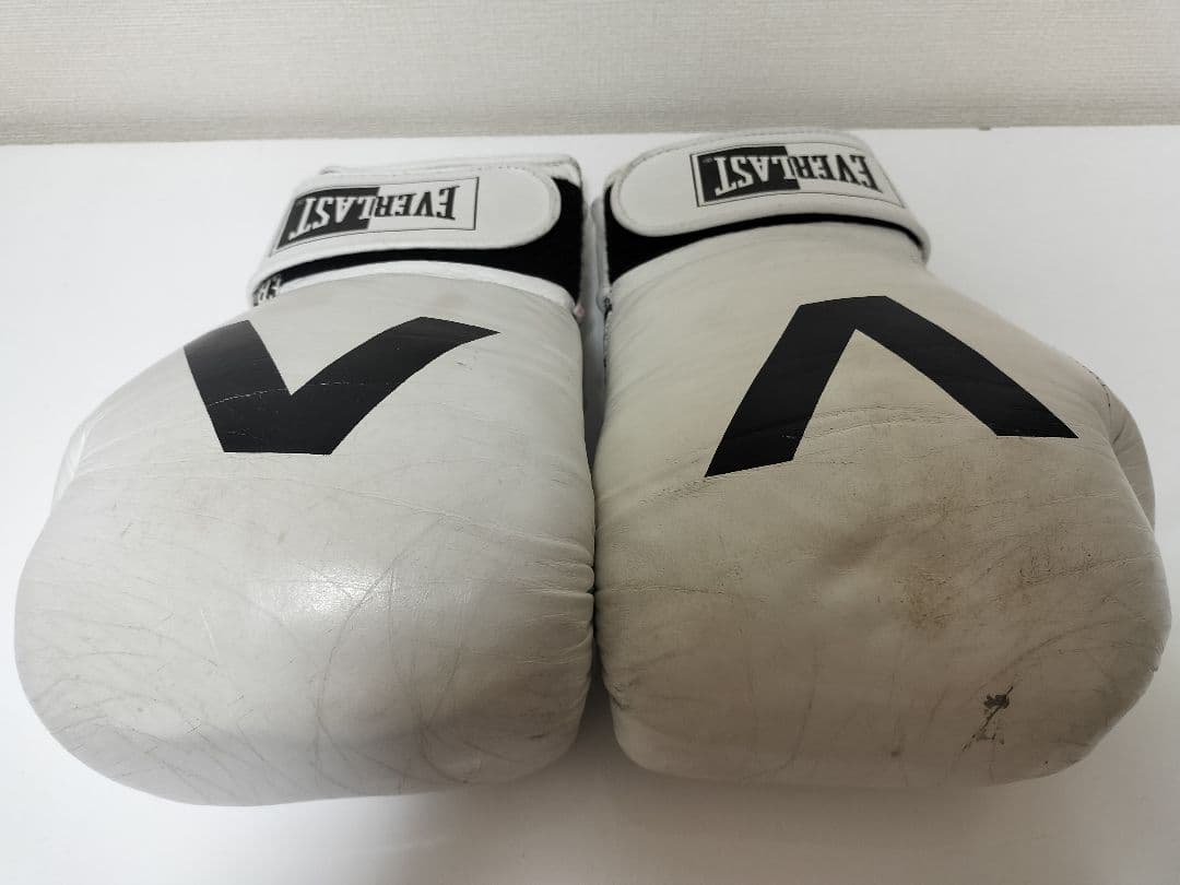 RVCA✕エバーラスト　ダブルネーム ボクシンググローブ