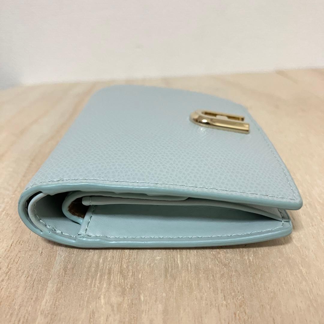 極美品✨FURLA フルラ 二つ折り財布 ミニ財布 ライトブルー 水色 ゴールド