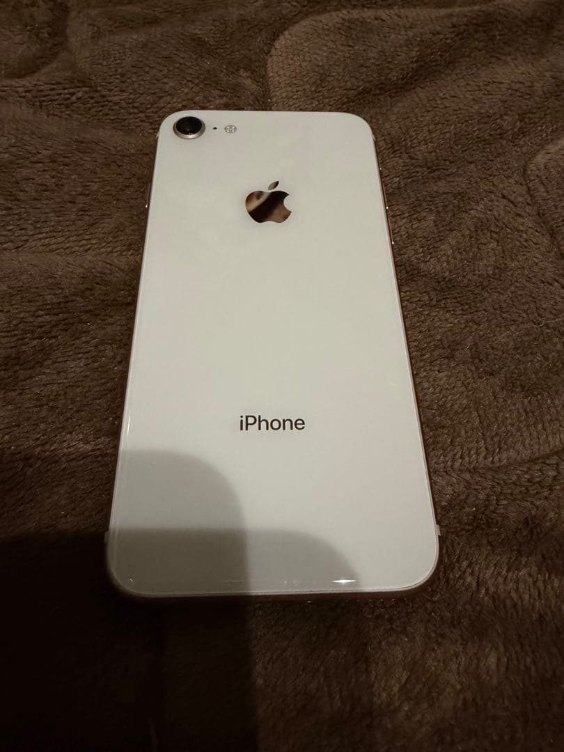 Apple iPhone8 ゴールド