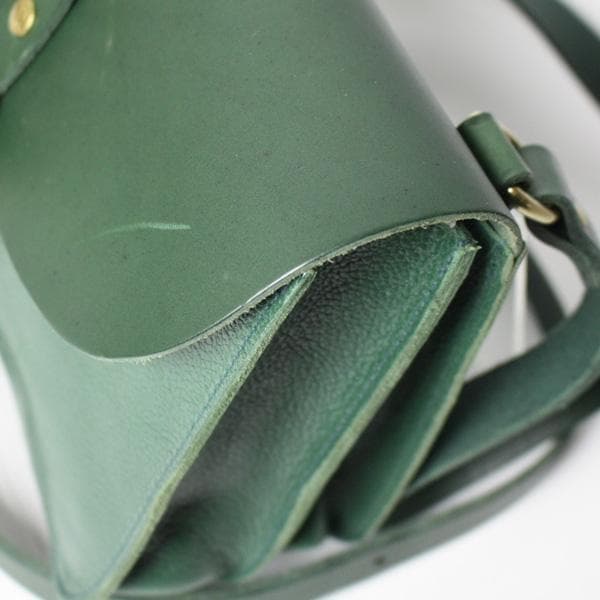 IL BISONTE イルビゾンテ ショルダーバッグ