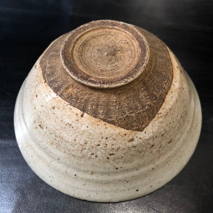 究極の古美術◼️蔵からかなり高そうな古い抹茶茶碗が出て来ました、高麗茶碗？