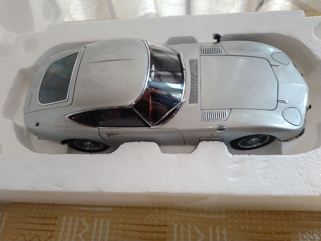 18/1 トヨタ2000GT シルバー塗装　美品