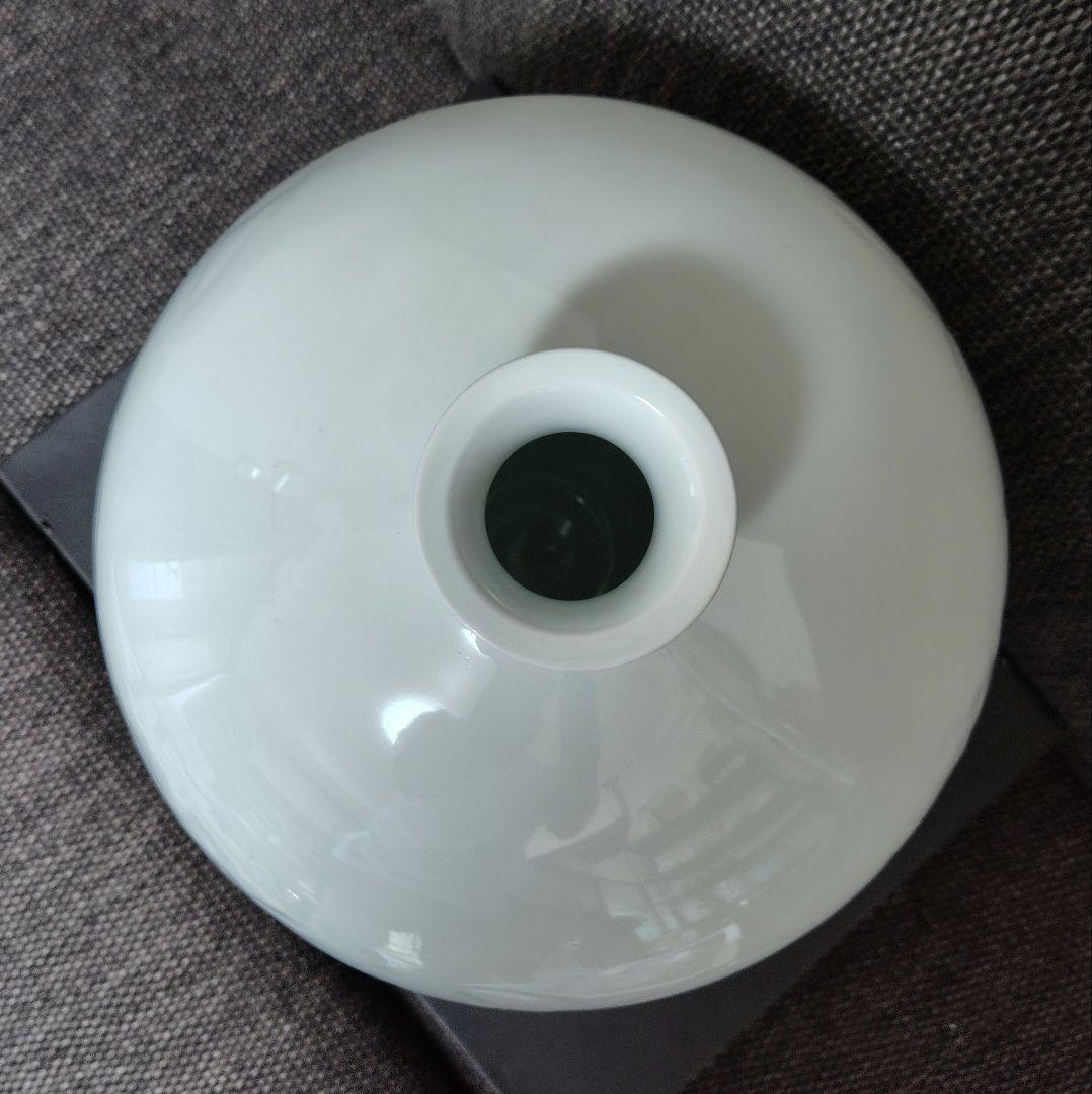 中村清六　佐賀県重要文化財保持者　白磁牡丹彫　壷　図録掲載作品　価格表50万円