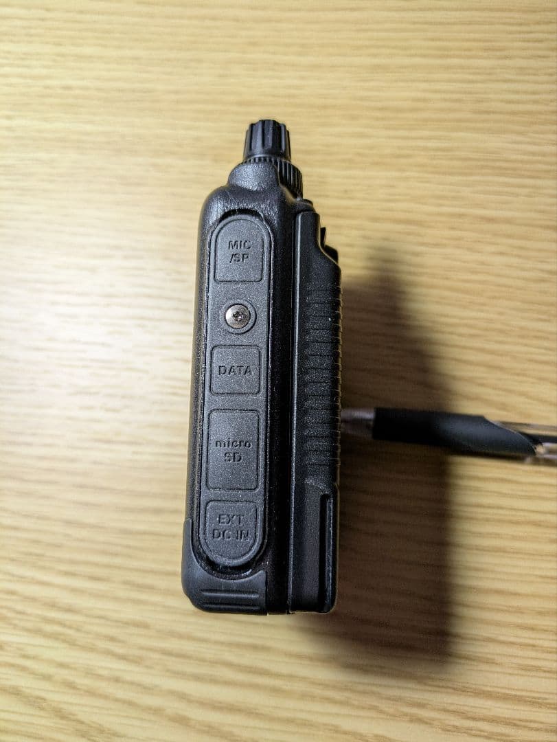 YAESU FT5D 145/435MHz FMトランシーバー