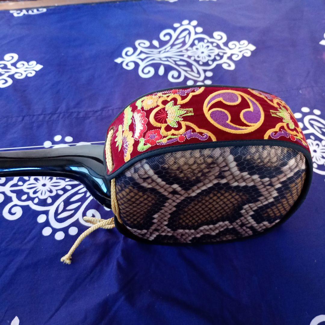 三線本体 伝統的デザイン　人工蛇皮　ハードケース付き