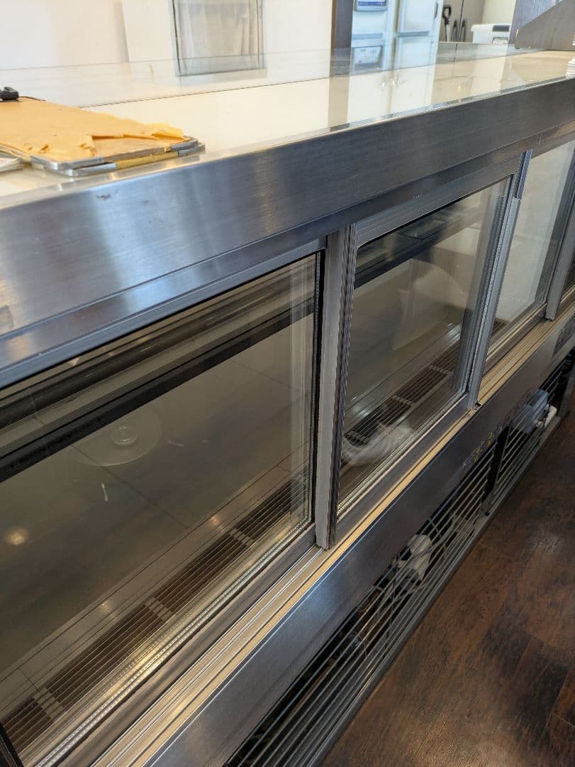 保坂製作所　冷蔵ショーケース