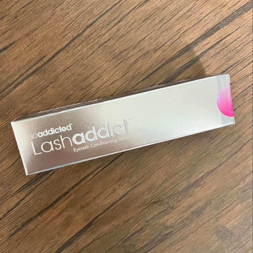 ラッシュアディクト まつげ美容液