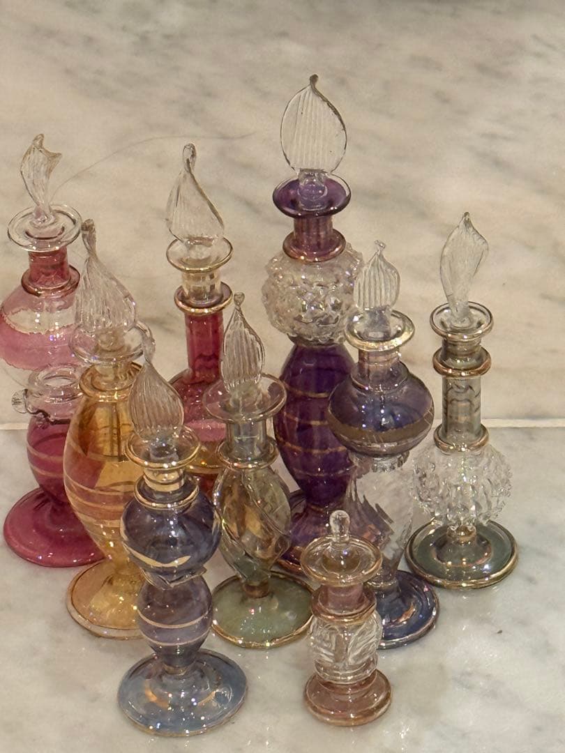 エジプト　香水瓶　強化ガラス製の高級品　9本セットプラスおまけ