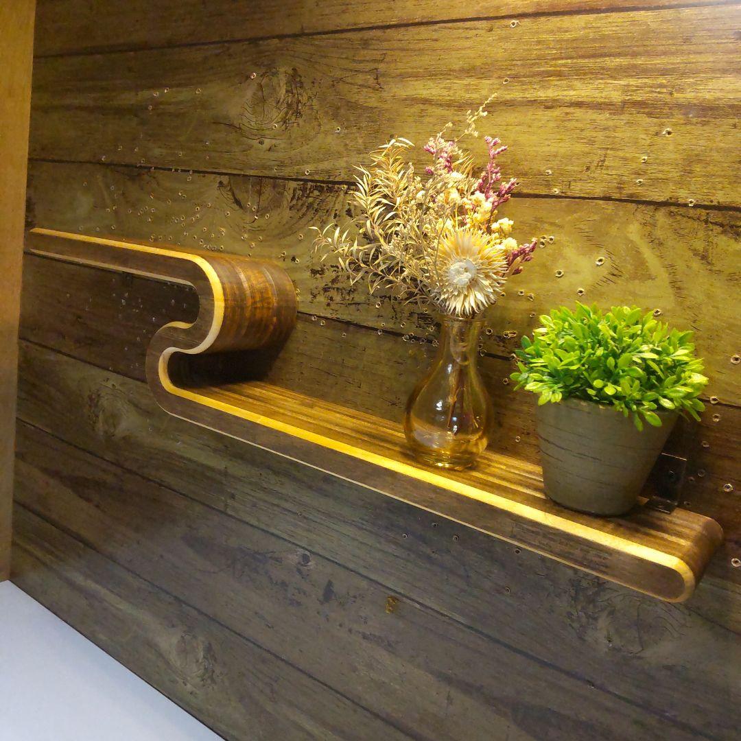 ウォールシェルフ　ウォールラック　飾り棚