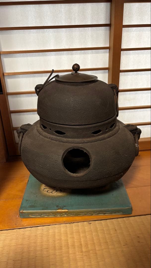 鉄製茶釜 黒色 丸型